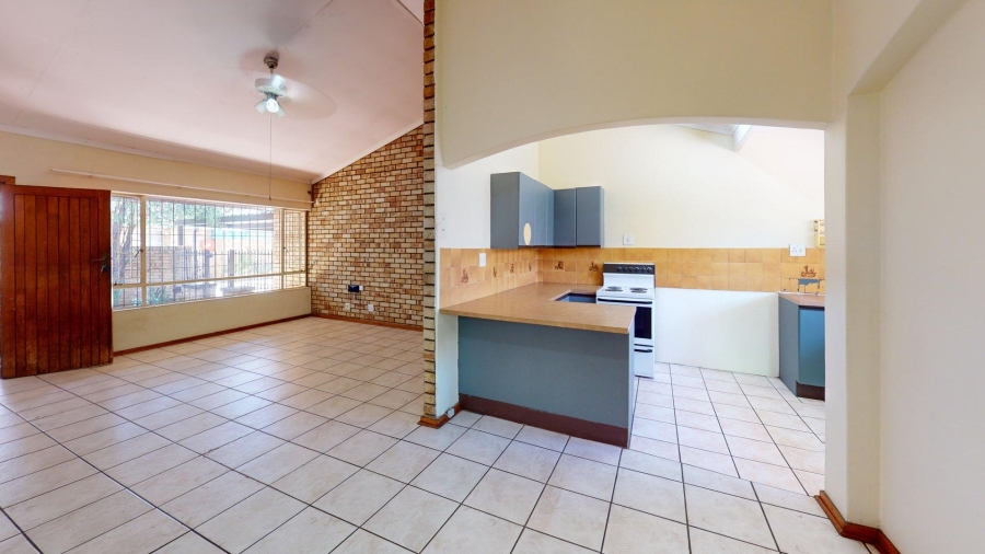 28 Bedroom Property for Sale in Kannoniers Park North West